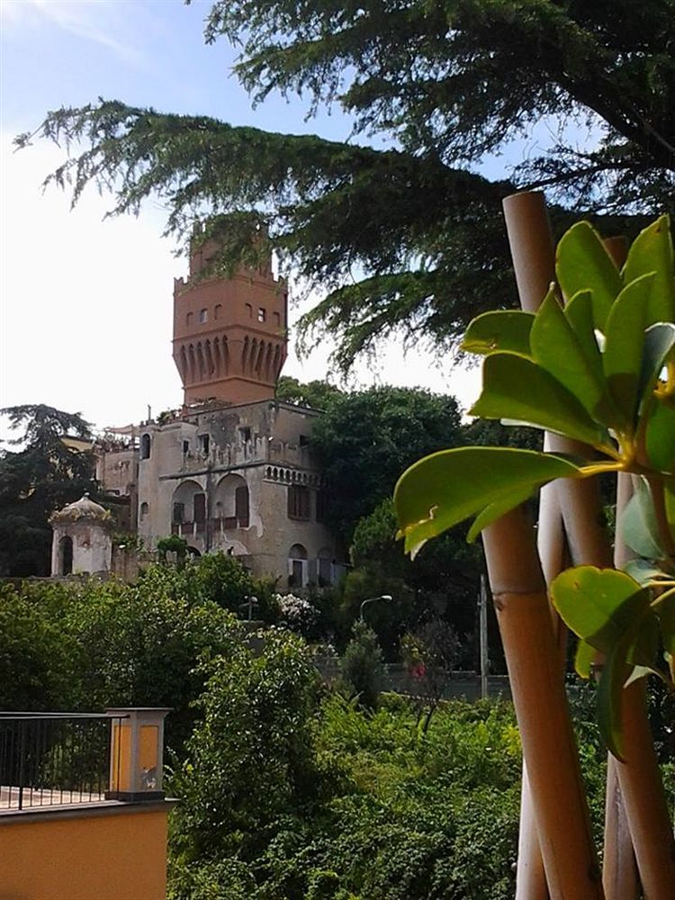 La Torre Di R\u00f2 * Napoli
